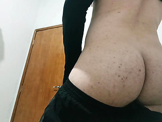 Look at the Thickness of This Gay Hottie's Leg