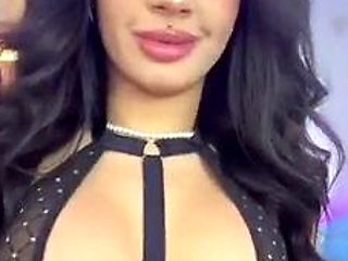 Amateur Webcam Teen Masturbates And Teases