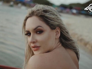 Elementos Challenge - Iara Ferreira in the Dunes