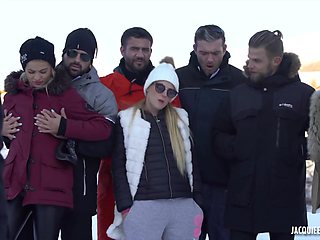 Lia, a very enterprising naughty girl... - Jacquie et Michel TV