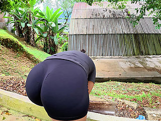 I HAVE AN ACCIDENT ON MY NEIGHBOR AND IN THE STREET AND I INVITE HER TO FUCK TO CURE HER