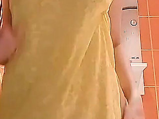 Hot Stepmom Is Naughty in the Bathroom and Cums Quickly Under Porn, Big Lips in a Furry Bush - Ginnagg