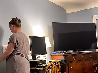 Stepmom Traps Me & Deep Throats My Cock Until I Blast Her Mouth - Sweet Marie