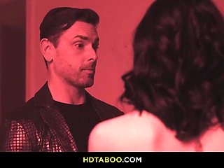 Julian Shows Dream-sharing Device To Elises Stepsisters