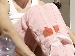 Sweetie Latina Playing with Dildo