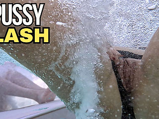 Flashing my pussy in front of a student in public swimming pool and helps me masturbate - it's very risky with people near