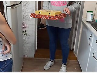 Dostavshica Picc S Opozdaniem Dostavila Mne