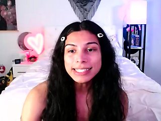 Hot amateur webcam teen masturbates for their fans