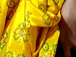 Hot desi indian housewife saree blause sex love romance fucking