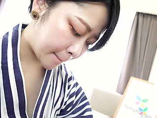 Reona Sato Backstage
