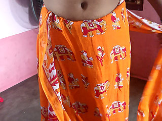 Desi housewife changing saree while being watched by Bengali maid secretly