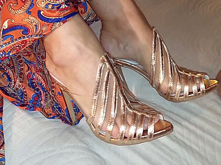 Selena's Feet Worship and Posing in Heels