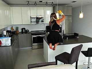 It Was Either Fucking the Cleaning Lady or My Tantaly...