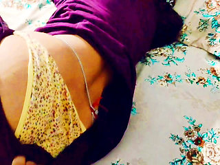 GULABI SUIT WALI BHABHI NE GHAR BULA KAR KIYA SEX