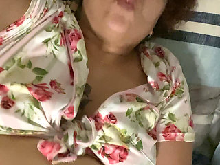 Happy Valentine this video is for all of you. I masturbated and I come like crazy.