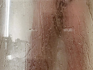 Twink showering