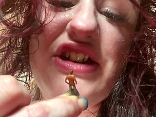 Giantesss Tiny Man Fruit Snack