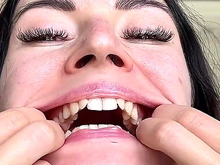 Mouth Stretching & Big Eyes