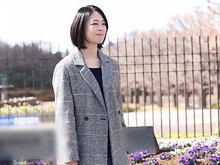 336KNB-207　超美形の奥様。単身赴任中の旦那とのSEXレスは早3年。とにかく 奥 が性感帯の欲求不満奥様のポルチオイキ必見！！