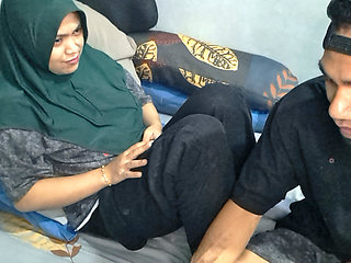 Aunt in law Hijab Stayed One Night at My House.