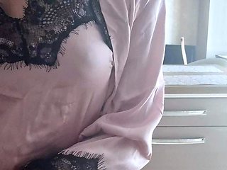 Brunette Couch Webcam Solo Fun Masturbating