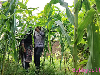 Makka ke Khat me Punjabi couple