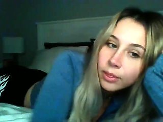 Amateur Webcam Teen Masturbates And Teases