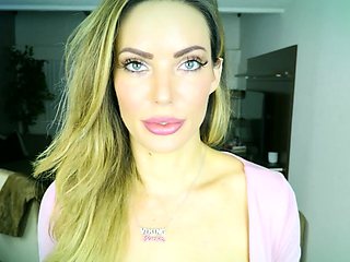 Amateur webcam girl masturbate big dildo