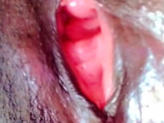 Hottysexy African Queen squeezing her pinky pussy