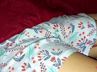 This Is How My Stepsister Is Surprised Under the Sheets