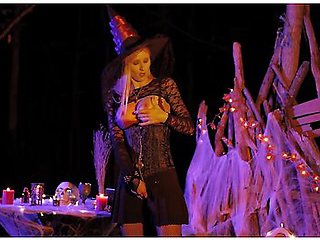 Kelly Dolls The Witch