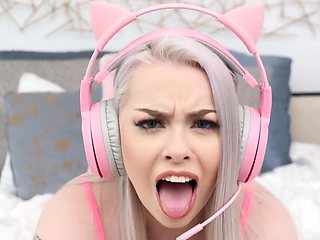 Gamer girl gets pretty deranged with a DILF dick