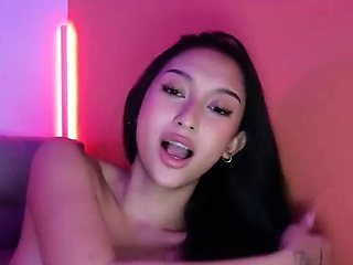 Brunette Solo Webcam Masturbation