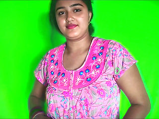 Very poor desi maid fucked by her boss, for extra Salery Boss offered to maid Gifts and Fuck her Hindi Audio