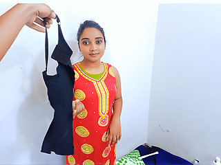 My girlfriend is very free with me. While my girlfriend was changing clothes, I fucked my big boobs girlfriend. First Time with