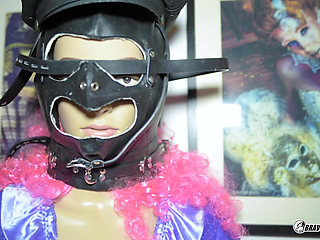 Adelle Unicorn - Cosplay VR Content Backstages