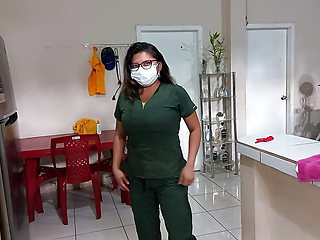 A Patient Invited Me to His House to Enjoy a Soda, I Showed Him My Ass to Turn Him on