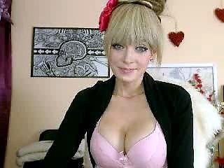 Amateur Big Boobs jerks Big Dick