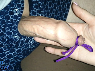 31 minutes with a tied foreskin! Then lots of precum and a gorgeous cumshot