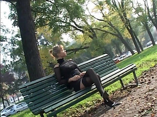 Amateur Lesbian Wild Fisting Time!