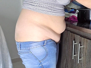 Buttcrack in the Kitchen