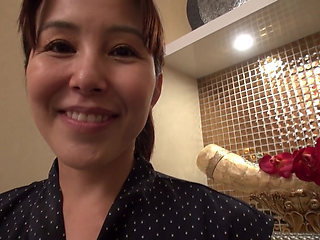 K-cup Super Milk Wife, Megumi, 42 Years Old