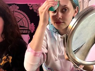 Milf brunette play with dildo on webcam