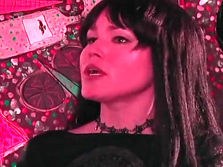 Fingered to Squirting Fountain on Public Stairs