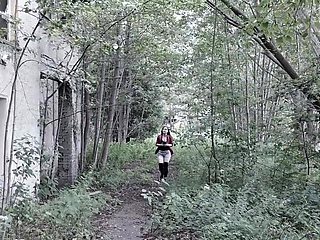 Fit babe goes hiking and gets fucked after taking a break
