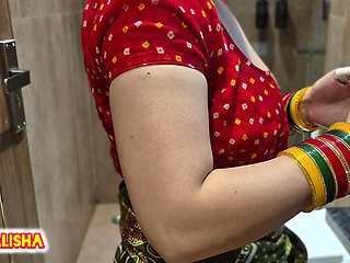 Sister-in-law was taking off clothes and drying them, suddenly the brother-in-law knocked and fucks her pussy