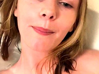 Brunette Solo Webcam Masturbation