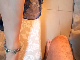 Selena's Beautiful Feet in Anklets Worship