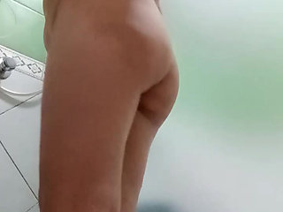 Assy wants to perform she wants to makes all happy