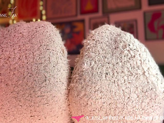 Vends-ta-culotte - Beautiful French Dominatrix Let You jerk off On Her Dirty Socks